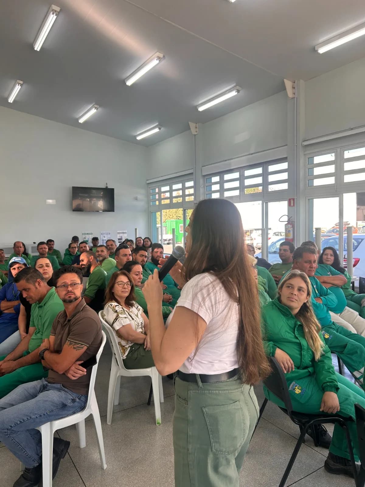 Dinâmica com participantes em pé
